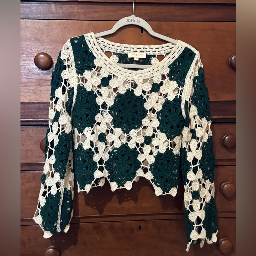 Women’s top, crocheted style. Adorable